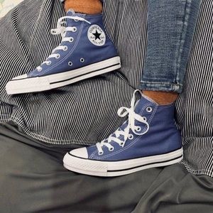 Navy blue/indigo high top converse all star